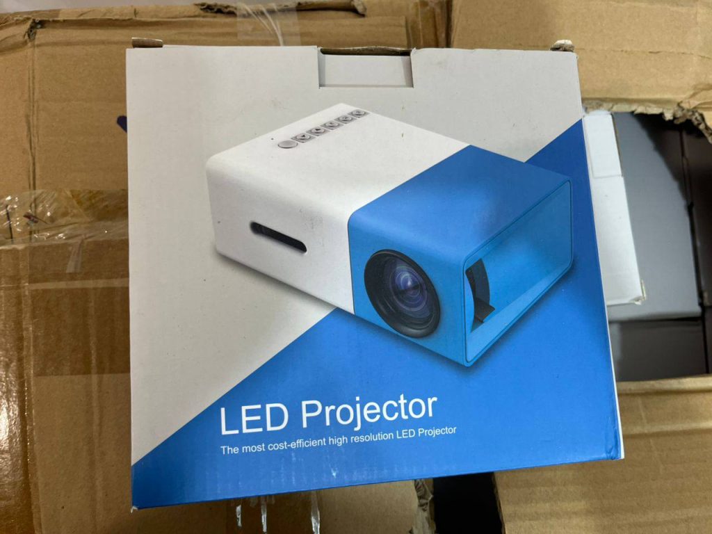 مینی ویدیو پرژکتور مدل Borrego projector YG-300