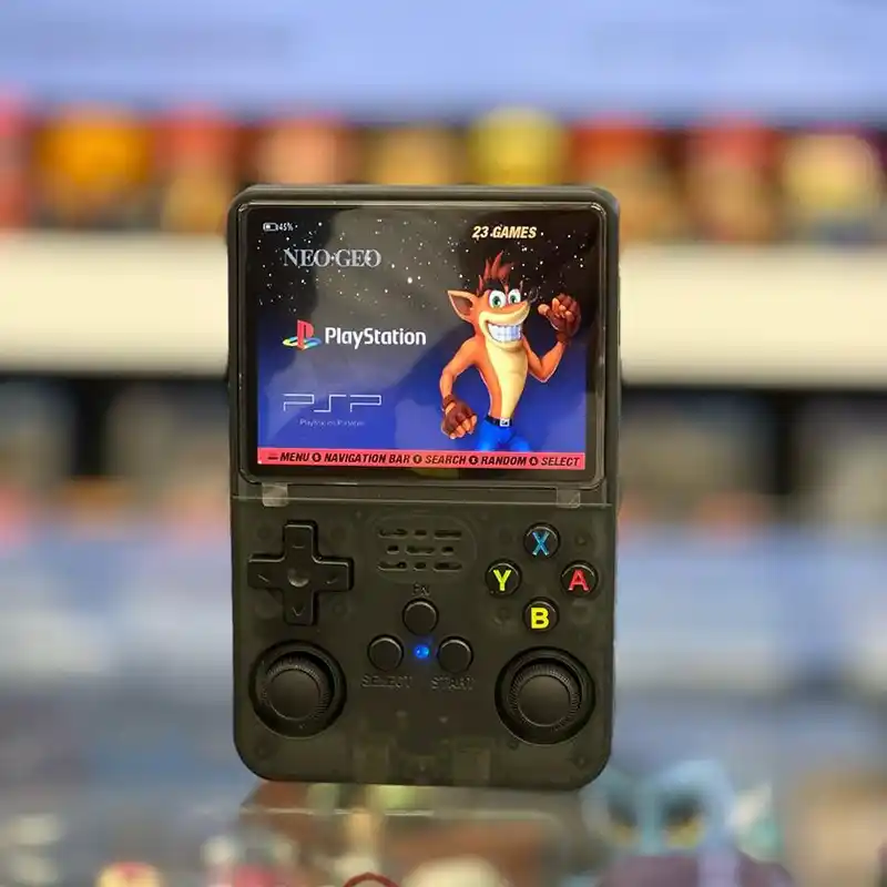 کنسول بازی دستی رترو مدل R36S با حافظه ۶۴ گیگابایت و صفحه نمایش ۳.۵ اینچی